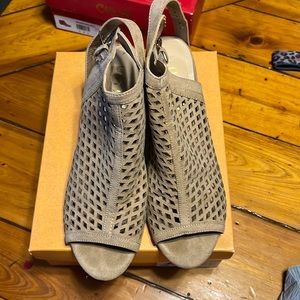 Unisa (Unoryan-M), Size 10M, Tan